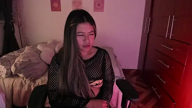 StephaniFox online show from November 10, 2025, 12:20 am