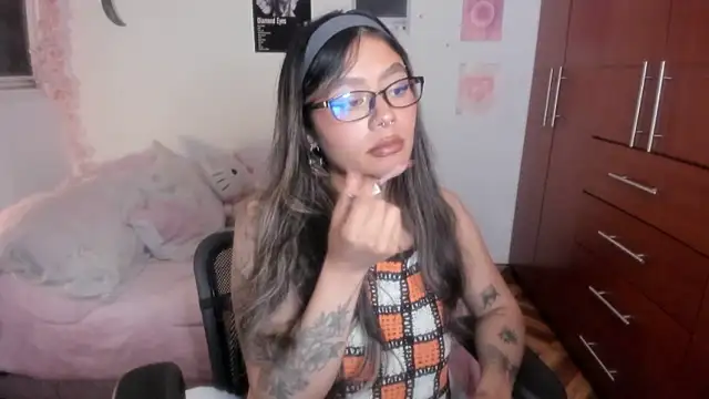 StephaniFox online show from January 19, 2026, 4:49 am