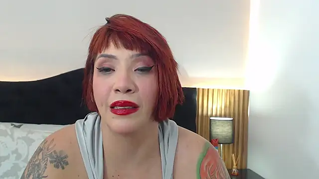 EmiliaKurt online show from November 3, 2025, 5:25 pm