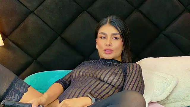 Holly Brensonexx  online show from December 18, 2025, 3:01 am