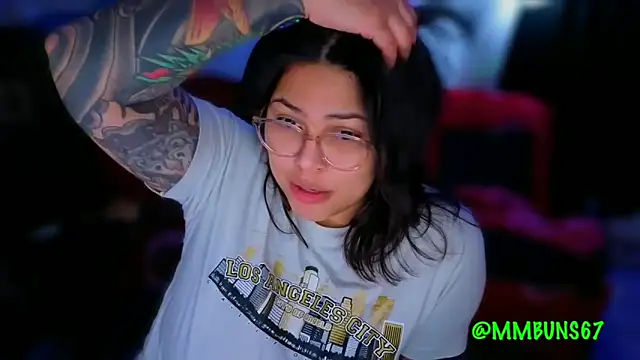 miacanela xo online show from November 9, 2025, 2:32 am