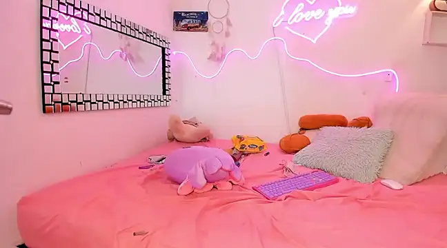 Snapshot of lilith_horny chatting on February 25, 2025, 11:19 am lilith horny online show from February 25, 2025, 11:19 am