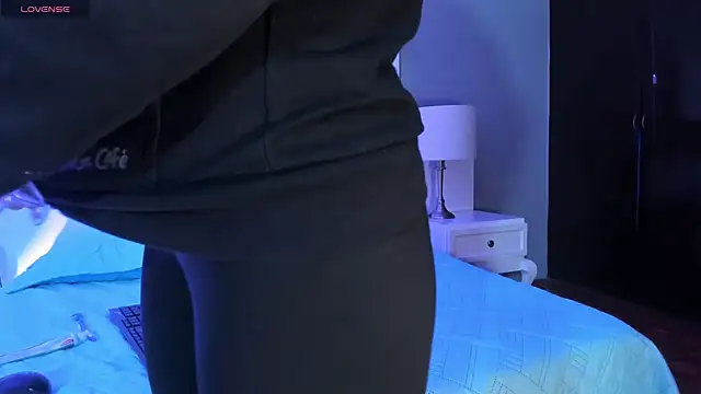 Tamaraakins online show from November 19, 2025, 12:27 pm