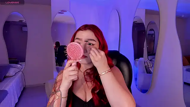 ViolettCastel online show from September 29, 2025, 7:19 pm