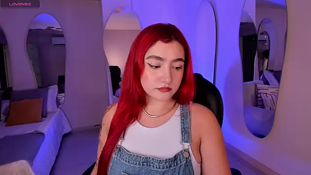 ViolettCastel online show from October 1, 2025, 6:58 pm