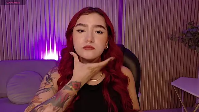 ViolettCastel online show from November 7, 2025, 7:25 pm