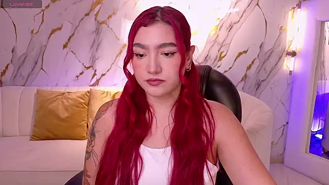 ViolettCastel online show from December 14, 2025, 5:07 pm