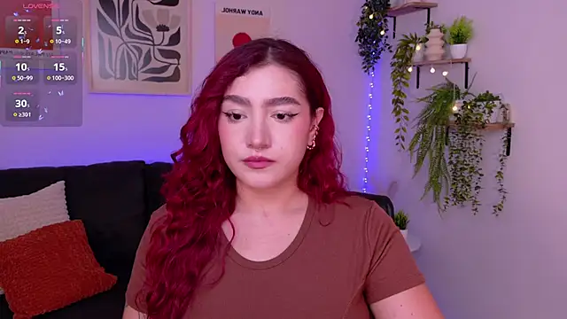 ViolettCastel online show from April 9, 2026, 7:41 pm