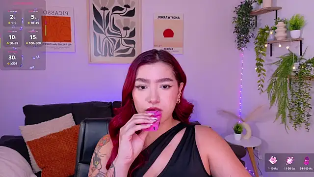 ViolettCastel online show from April 20, 2026, 7:15 pm