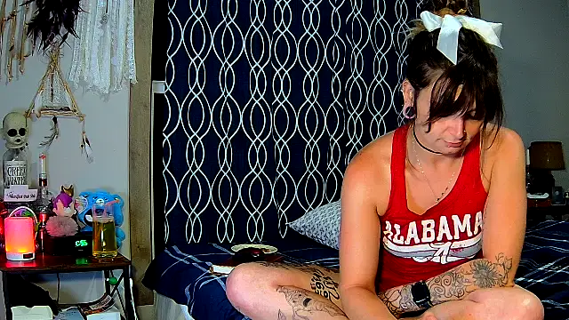 ZeelaXoXo online show from September 13, 2025, 4:01 am