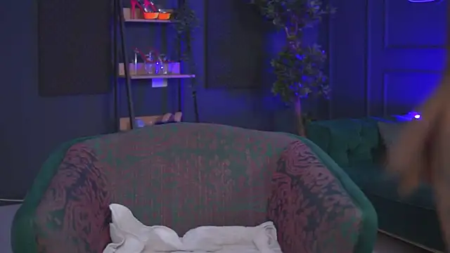 RaquelleVon online show from February 20, 2025, 7:41 pm