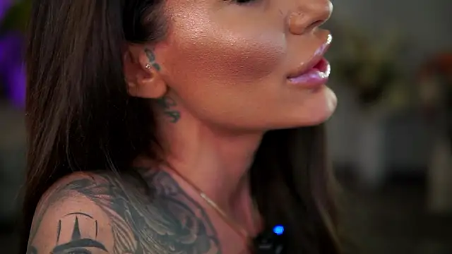 Snapshot of RaquelleVon chatting on February 26, 2026, 10:36 am RaquelleVon online show from February 26, 2026, 10:36 am