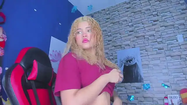 sofiacastillo01 online show from February 22, 2025, 12:40 pm