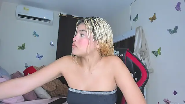 sofiacastillo01 online show from September 25, 2025, 1:37 pm