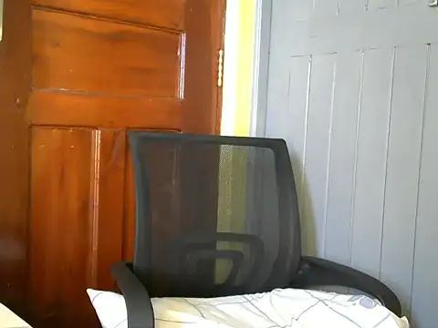 Sexy burberry online show from December 22, 2024, 6:17 am