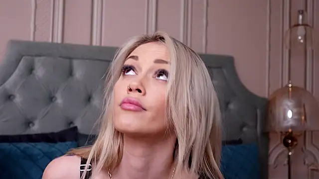 LucyAddison online show from January 29, 2025, 6:33 am