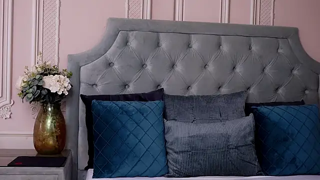 LucyAddison online show from January 29, 2025, 10:37 am