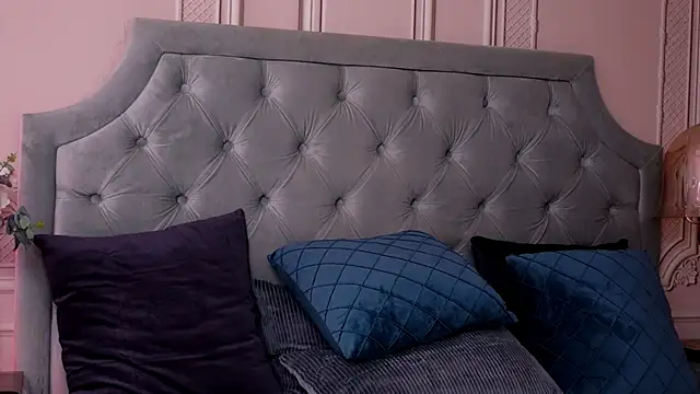 LucyAddison online show from February 8, 2025, 10:39 am