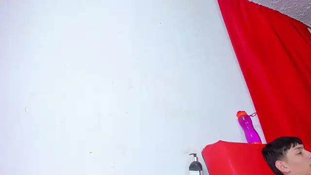 Snapshot of Extreme_Team8 chatting on February 21, 2025, 8:07 am Extreme Team8 online show from February 21, 2025, 8:07 am