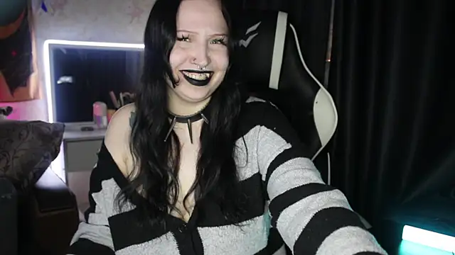 Snapshot of Kitty_goth chatting on June 19, 2026, 10:13 pm Kitty goth online show from June 19, 2026, 10:13 pm