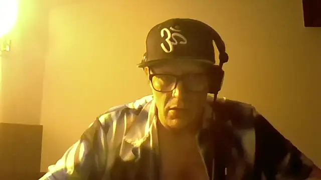 Bigthroaterboy online show from December 12, 2024, 7:37 pm