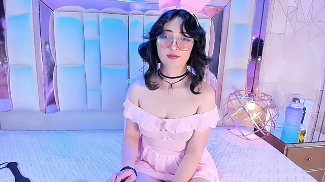 SaraMartini1 online show from October 4, 2025, 5:49 am