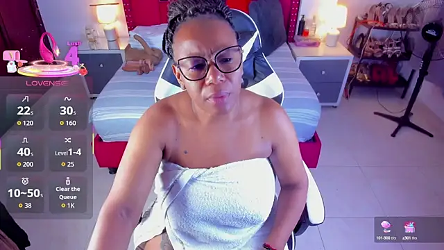 Snapshot of ShantalDior chatting on September 9, 2025, 3:06 am ShantalDior online show from September 9, 2025, 3:06 am