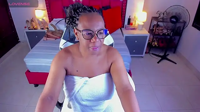 Snapshot of ShantalDior chatting on September 11, 2025, 5:40 am ShantalDior online show from September 11, 2025, 5:40 am