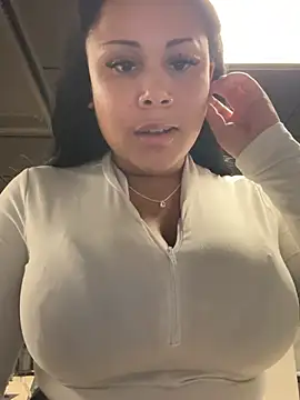 HaileyDiana online show from February 14, 2025, 7:33 pm