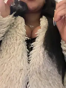 HaileyDiana online show from March 12, 2025, 8:19 am