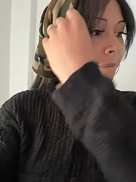 HaileyDiana online show from April 15, 2026, 12:23 pm