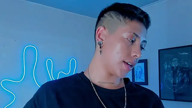 Aleja1214 online show from September 22, 2025, 1:40 am