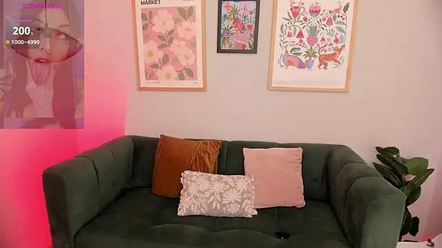 Melissa Koster online show from October 8, 2025, 5:05 am