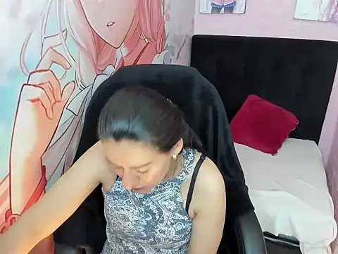 AllysonMilf69 online show from November 15, 2025, 4:25 pm