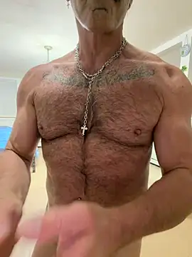 DaddySnowXX online show from May 13, 2026, 2:53 am