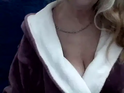 CarlyTreat online show from January 3, 2025, 12:19 pm