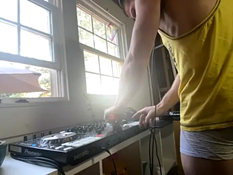 trash4cash online show from October 22, 2025, 9:36 pm