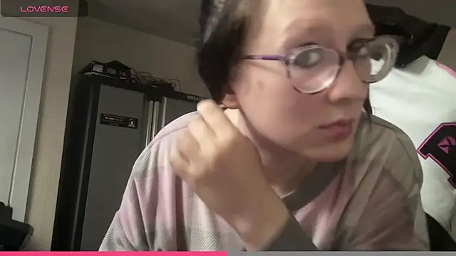 YandereDemon online show from October 7, 2025, 6:16 pm