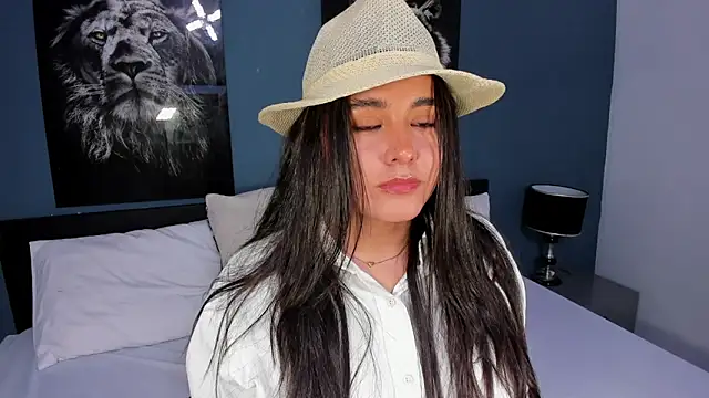 Liana Bernocchi online show from March 6, 2025, 11:31 pm