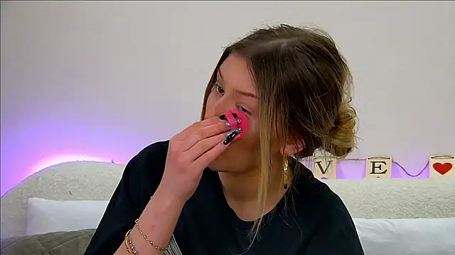 LiliaBianka online show from February 17, 2025, 10:07 am