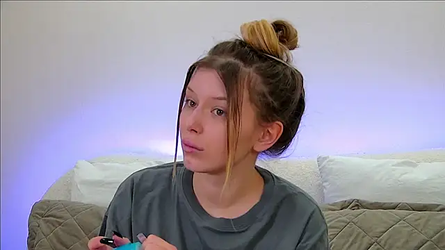 LiliaBianka online show from February 22, 2025, 7:01 am