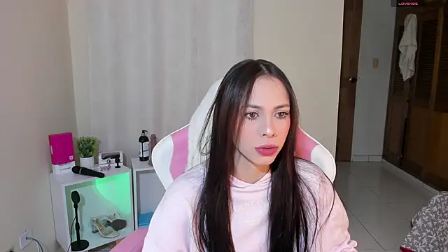 shanakendal2 online show from March 8, 2025, 1:47 pm