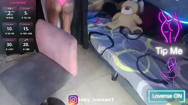 roxy roxxan online show from March 17, 2025, 1:18 pm