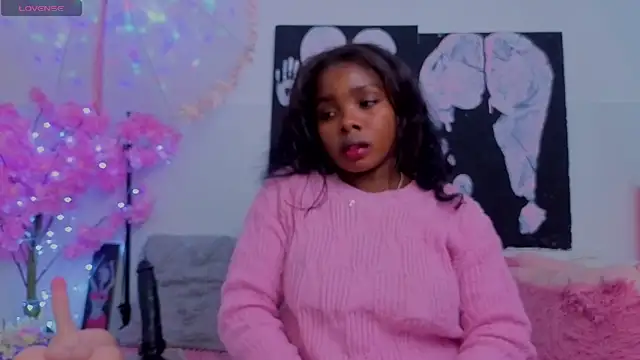 KilyetVera3x online show from February 13, 2026, 5:03 am