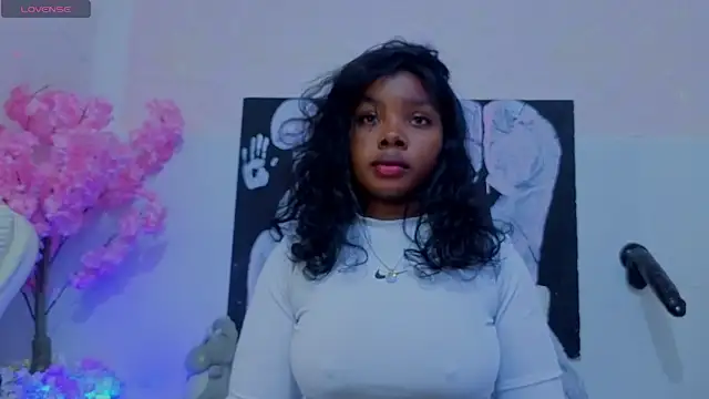 KilyetVera3x online show from April 14, 2026, 4:29 am