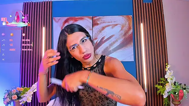 sofiaa grey  online show from September 13, 2025, 1:11 pm