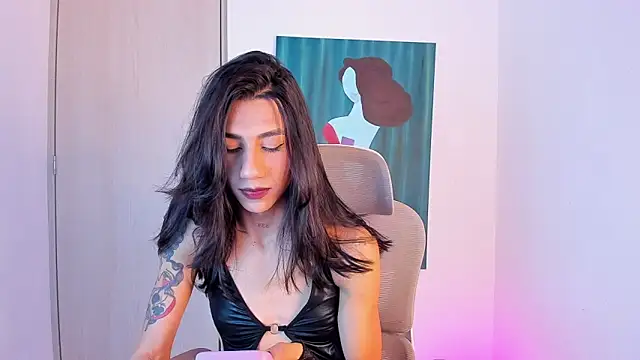 sofiaa grey  online show from March 21, 2026, 4:10 pm