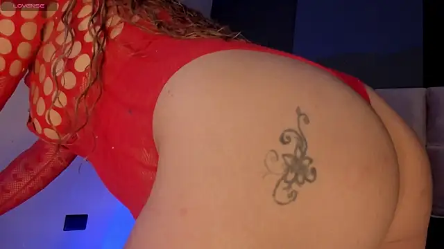 Shayla27 online show from April 15, 2026, 7:58 pm