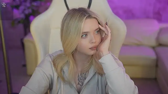 Cassy-Celestial  online show from February 28, 2025, 3:15 am