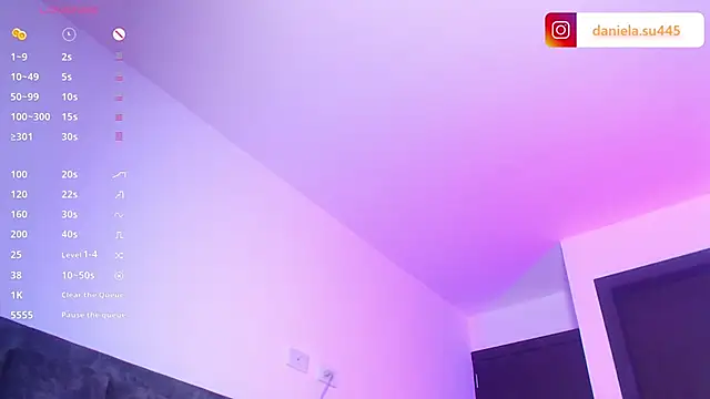 milan delrey online show from September 24, 2025, 11:08 pm